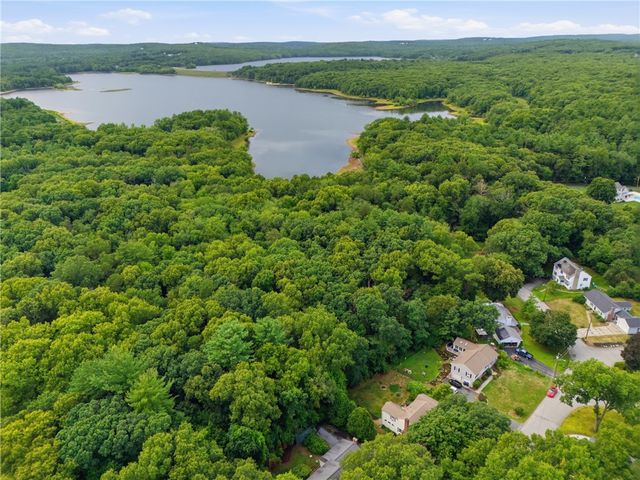 32 Bishop Drive, Cumberland, RI 02864