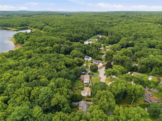 32 Bishop Drive, Cumberland, RI 02864