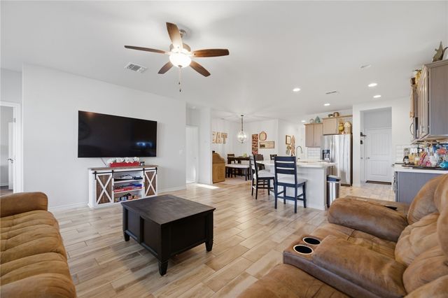 1927 Estes Flats Dr, Aransas Pass, TX 78336