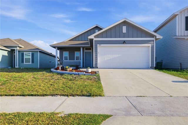 1927 Estes Flats Dr, Aransas Pass, TX 78336