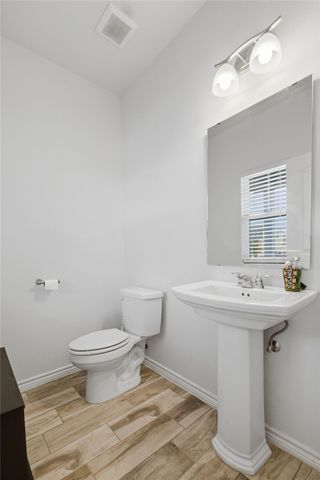 1927 Estes Flats Dr, Aransas Pass, TX 78336