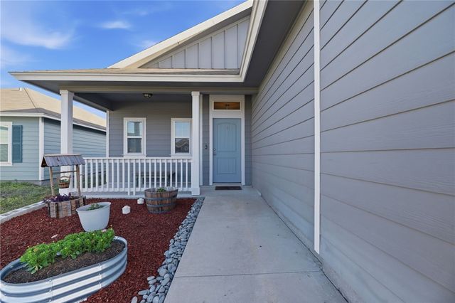 1927 Estes Flats Dr, Aransas Pass, TX 78336