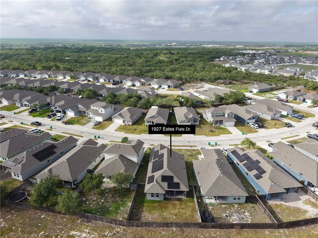 1927 Estes Flats Dr, Aransas Pass, TX 78336