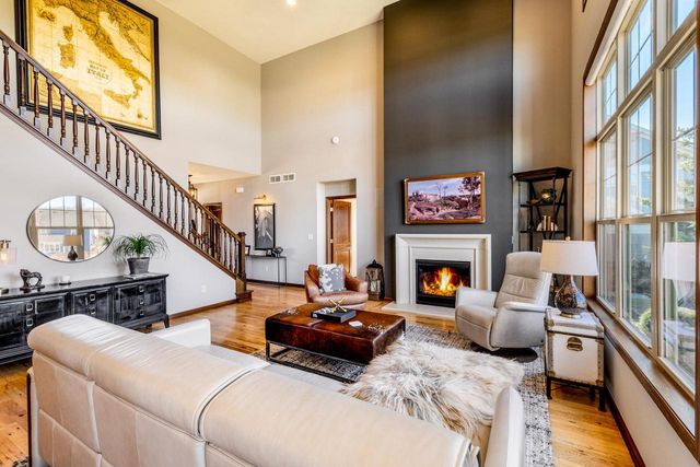 W79N417 Ridgeway LANE, Cedarburg, WI 53012