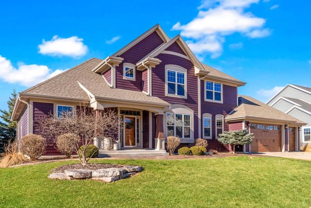 W79N417 Ridgeway LANE, Cedarburg, WI 53012