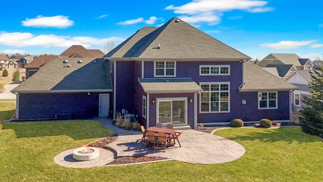 W79N417 Ridgeway LANE, Cedarburg, WI 53012