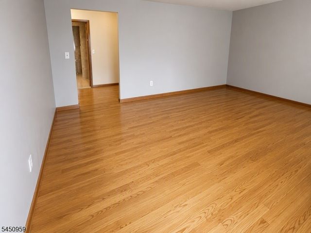 16 Jackson Avenue, Hackensack City, NJ 07606
