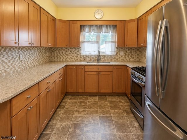 16 Jackson Avenue, Hackensack City, NJ 07606