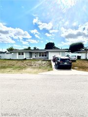 4356 22nd PL SW, Naples, FL 34116