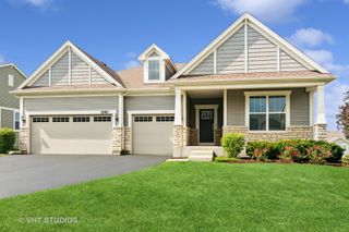 1140 River Birch Boulevard, Crystal Lake, IL 60012
