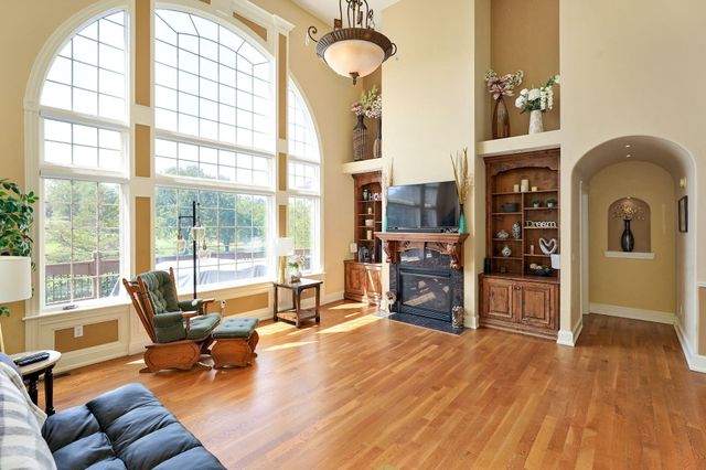 5909 S Brightwater Trail, Springfield, MO 65810