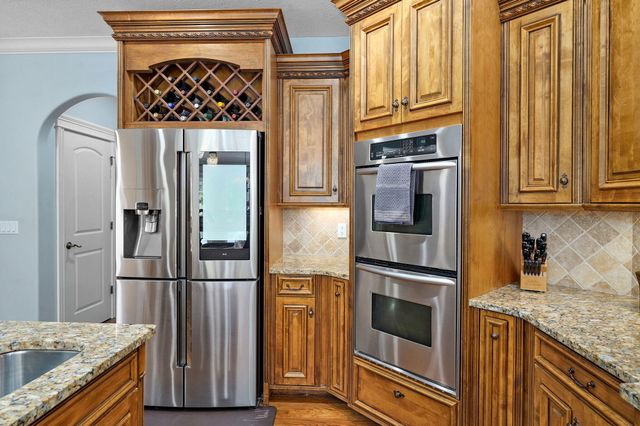 5909 S Brightwater Trail, Springfield, MO 65810