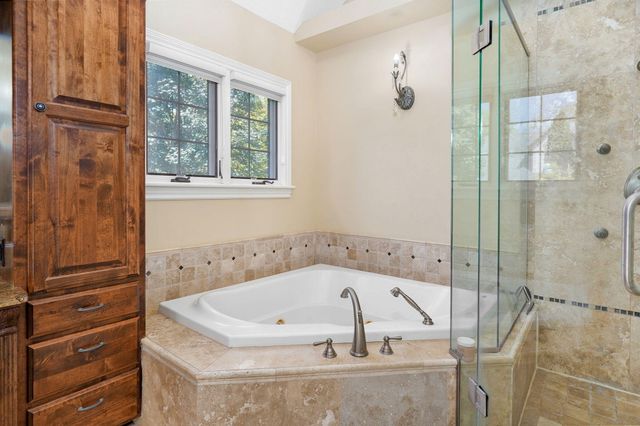 5909 S Brightwater Trail, Springfield, MO 65810