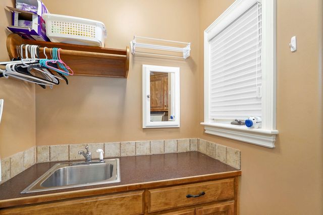 5909 S Brightwater Trail, Springfield, MO 65810