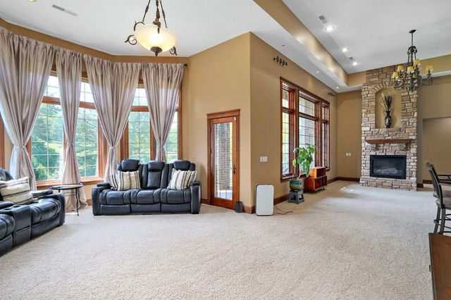 5909 S Brightwater Trail, Springfield, MO 65810