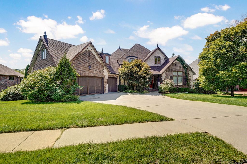 5909 S Brightwater Trail, Springfield, MO 65810