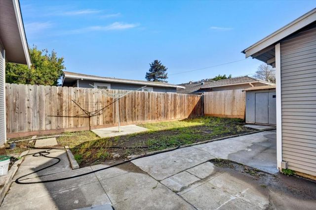 367 College Street, Hollister, CA 95023