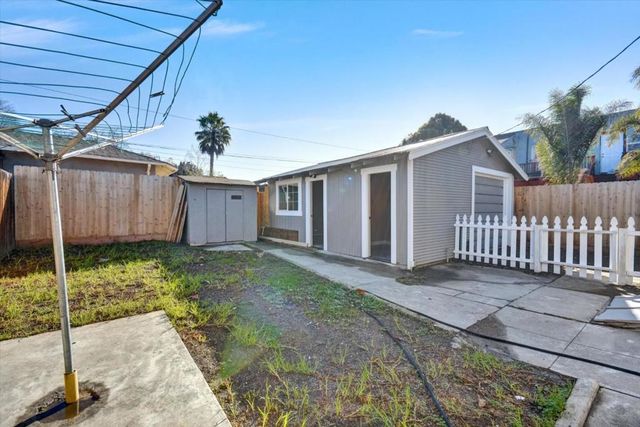 367 College Street, Hollister, CA 95023