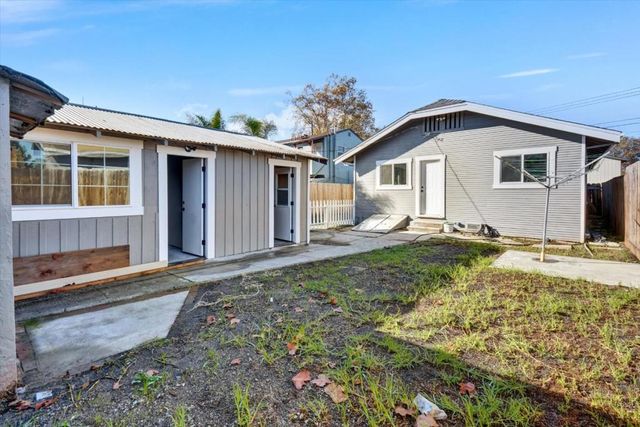 367 College Street, Hollister, CA 95023