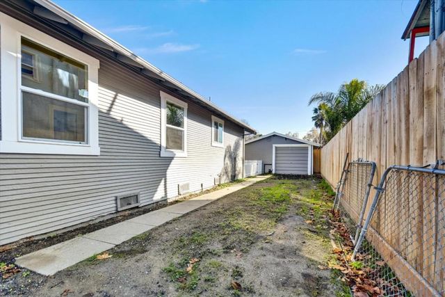 367 College Street, Hollister, CA 95023