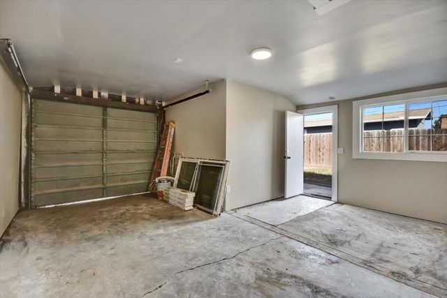 367 College Street, Hollister, CA 95023