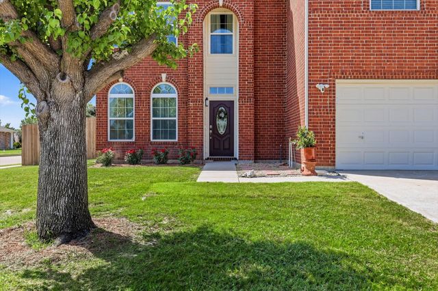 8012 Clear River Lane, Denton, TX 76210