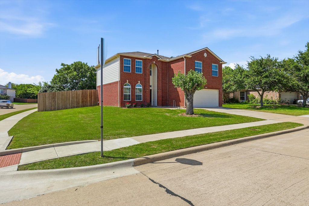 8012 Clear River Lane, Denton, TX 76210