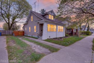 444 Diamond Avenue Ne, Grand Rapids, MI 49503