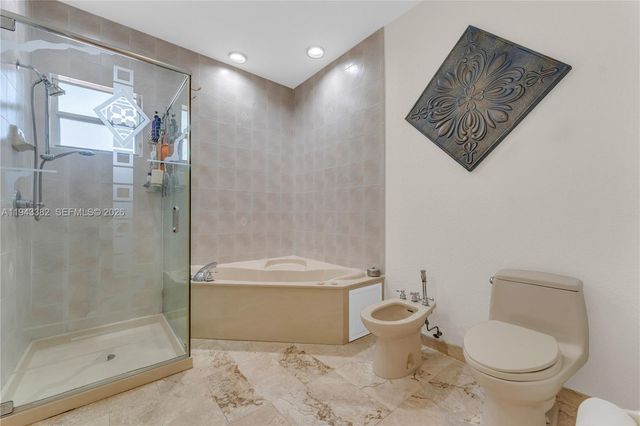 9125 NW 172nd Ter, Hialeah, FL 33018