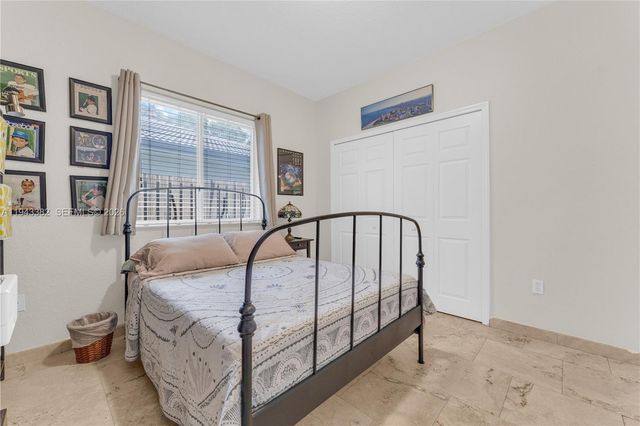 9125 NW 172nd Ter, Hialeah, FL 33018