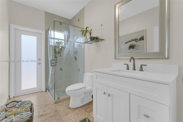 9125 NW 172nd Ter, Hialeah, FL 33018