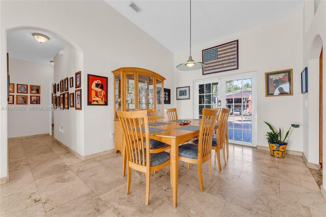 9125 NW 172nd Ter, Hialeah, FL 33018