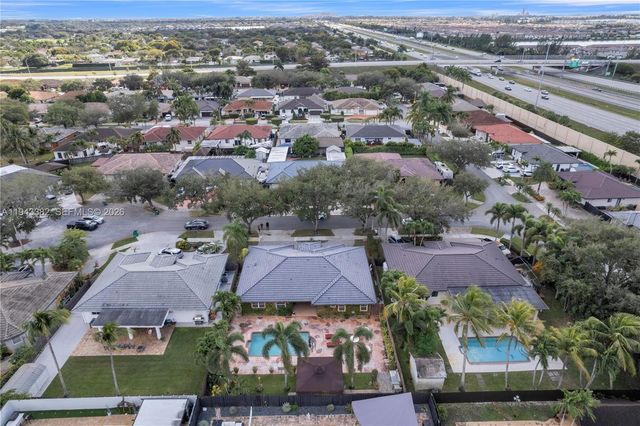 9125 NW 172nd Ter, Hialeah, FL 33018