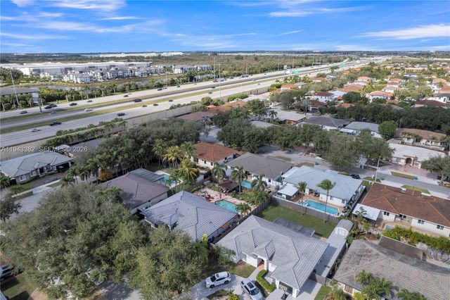 9125 NW 172nd Ter, Hialeah, FL 33018