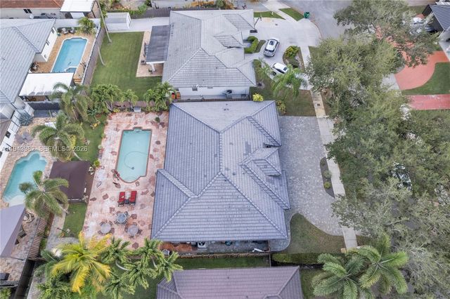 9125 NW 172nd Ter, Hialeah, FL 33018