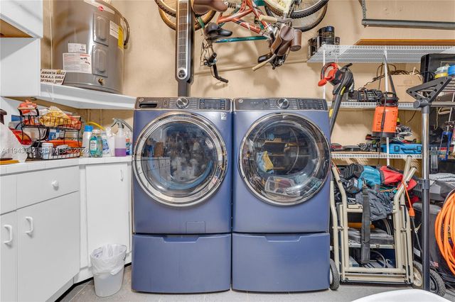 9125 NW 172nd Ter, Hialeah, FL 33018