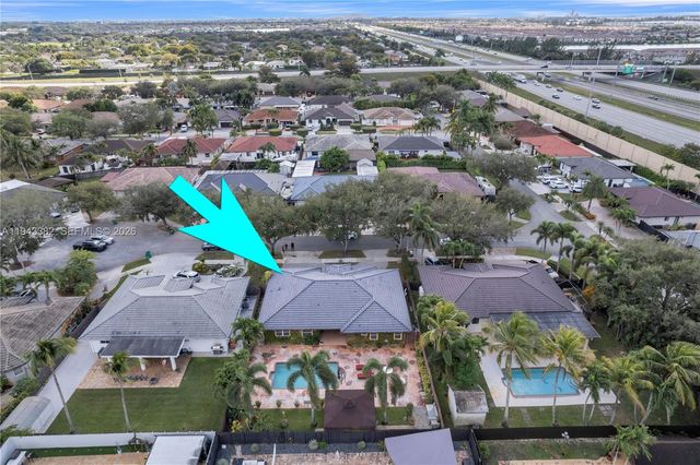 9125 NW 172nd Ter, Hialeah, FL 33018