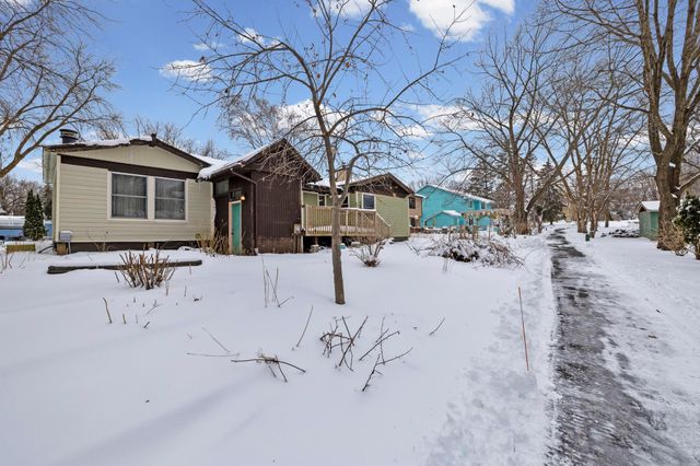 110136 Stanford Circle, Chaska, MN 55318