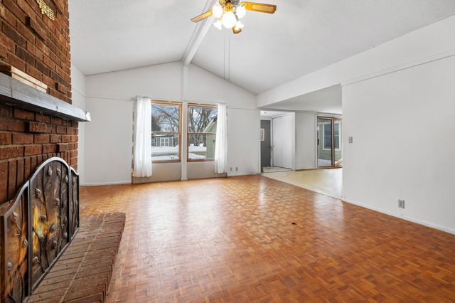 110136 Stanford Circle, Chaska, MN 55318