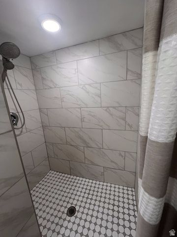 37 W ROBERT AVE, South Salt Lake, UT 84115