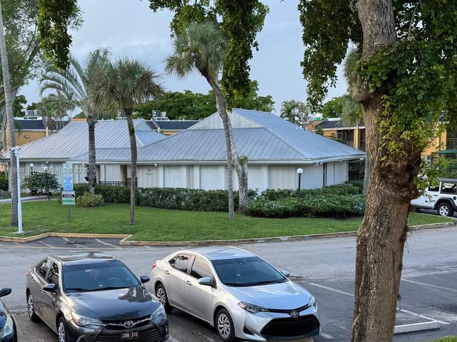 4431 Treehouse Ln G, Tamarac, FL 33319