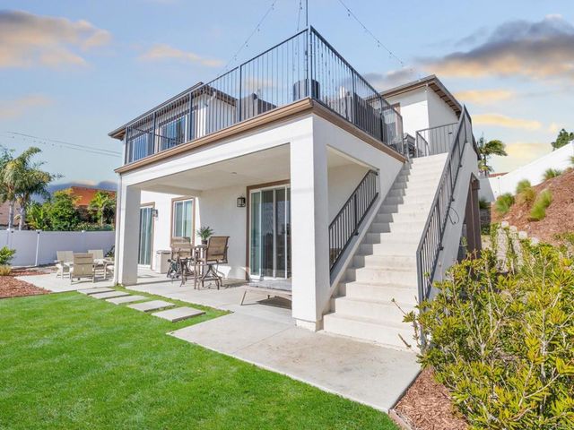 1858 Avocado Rd, Oceanside, CA 92054