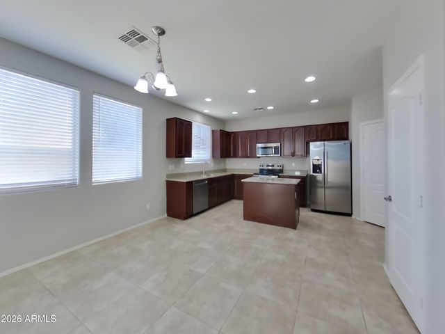 31333 N CAVALIER Drive, San Tan Valley, AZ 85143