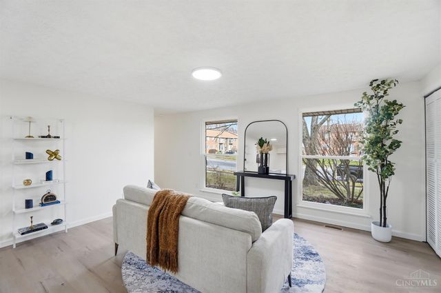 2458 Mustang Drive, Cincinnati, OH 45211