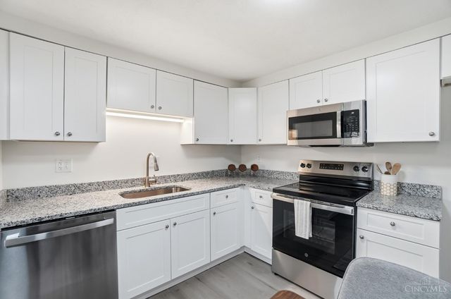 2458 Mustang Drive, Cincinnati, OH 45211