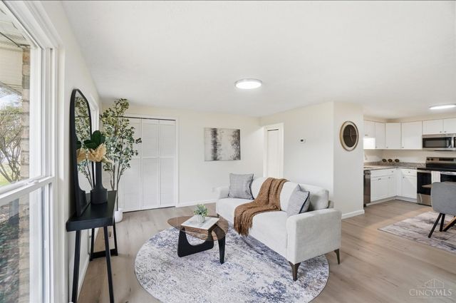 2458 Mustang Drive, Cincinnati, OH 45211