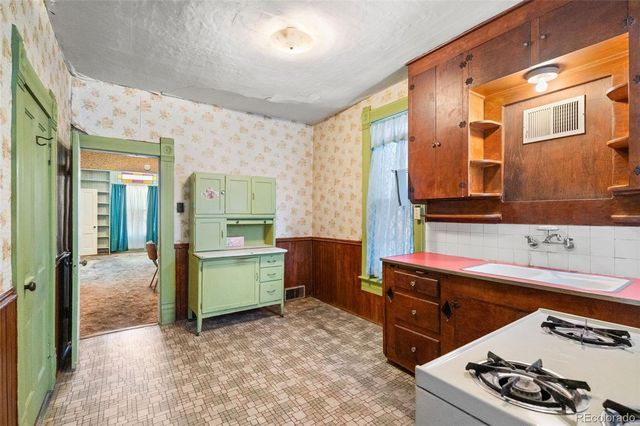 110 W Ellsworth Avenue, Denver, CO 80223