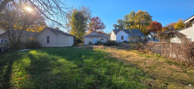 606 Oak Street, Wamego, KS 66547