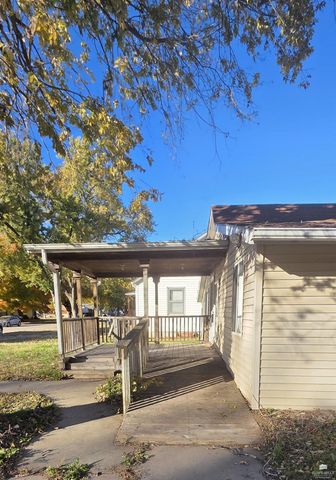 606 Oak Street, Wamego, KS 66547
