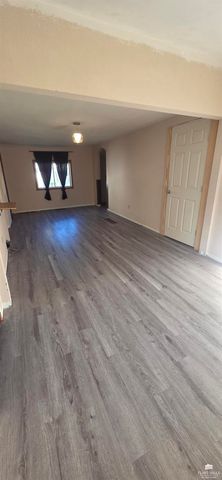 606 Oak Street, Wamego, KS 66547